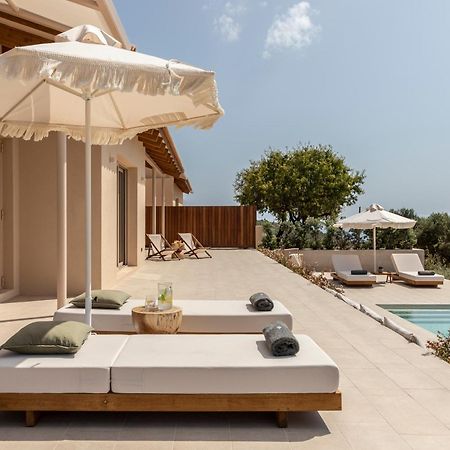 Avertosia Luxury Villas アルゴストリオン エクステリア 写真