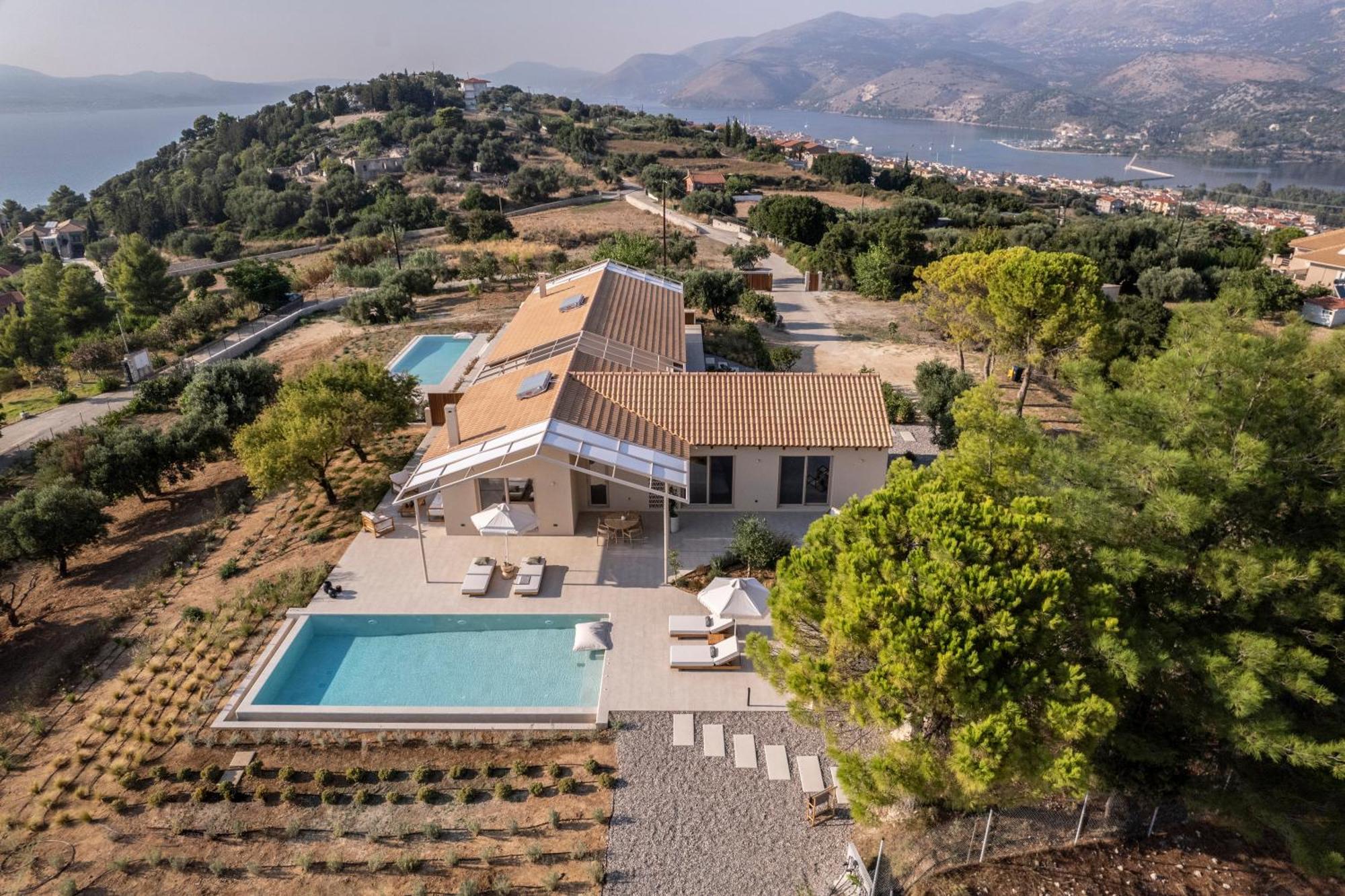 Avertosia Luxury Villas アルゴストリオン エクステリア 写真