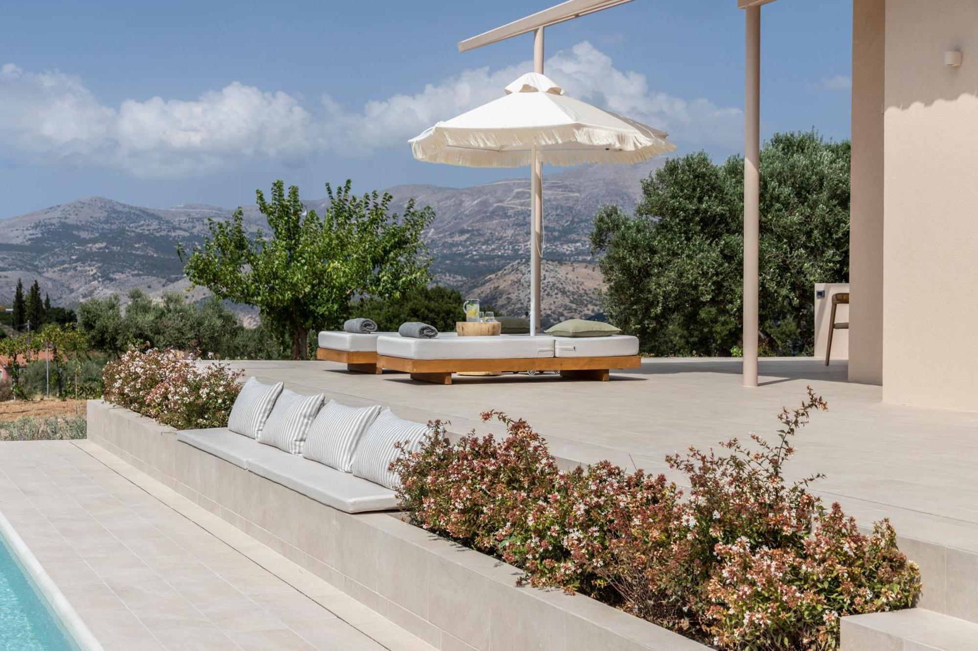 Avertosia Luxury Villas アルゴストリオン エクステリア 写真